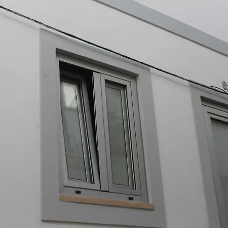 Cantinho Flores I 公寓 *